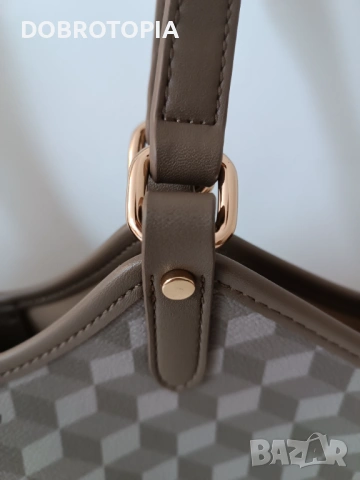 Френски шик и аристократичен дух: Чанта Tom & Eva Paris, снимка 9 - Чанти - 47758760