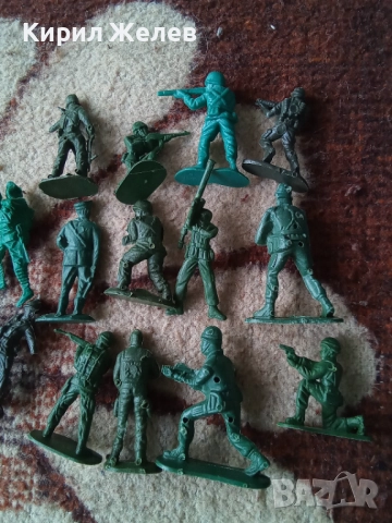 Войници пластмасови 12 броя 14987, снимка 7 - Колекции - 52106971
