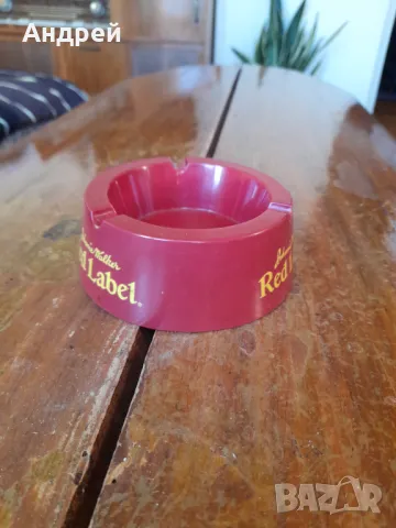 Стар пепелник Johnnie Walker, снимка 2 - Други ценни предмети - 47971417