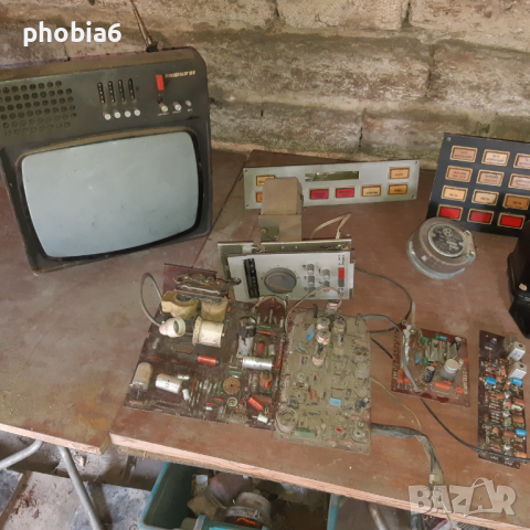 Стари електронни компоненти, снимка 1 - Други ценни предмети - 44535473