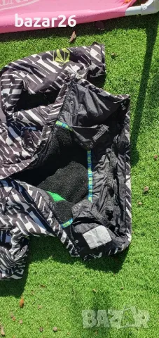 volcom размер XL Youth snowboard ski яке , снимка 3 - Якета - 47521861