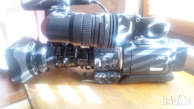 Продавам професионална HD DV камера JVS GY-HD111