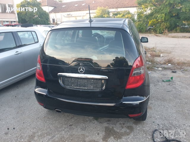 Mercedes a180 2011г Автомат на части, снимка 9 - Автомобили и джипове - 42504505
