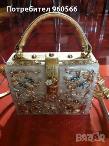 Дамска чанта, снимка 8 - Чанти - 34199485