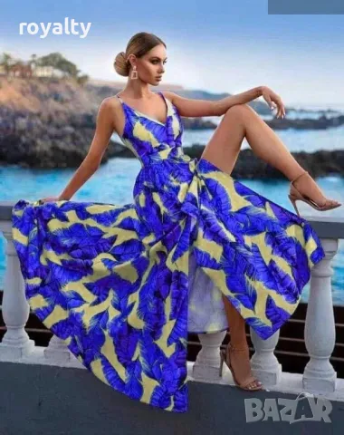 Дълга елегантна лятна рокля със сини пера