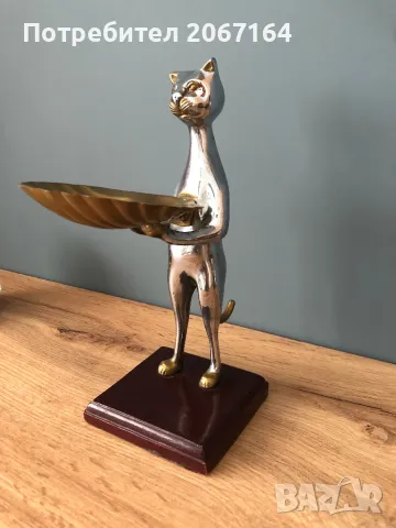 Стара хромирана бронзова фигура