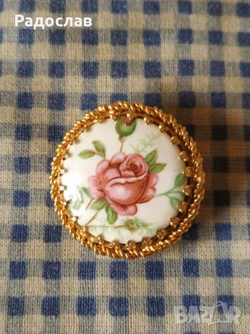 стара порцеланова брошка Роза 