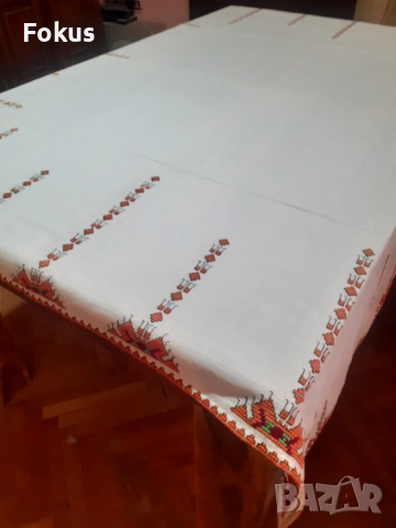 Голяма стара бродирана покривка с български шевици