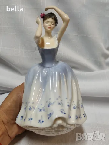 Оригинална порцеланова статуетка на световноизвестната английска марка Royal Doulton-Sheila., снимка 14 - Статуетки - 55763682