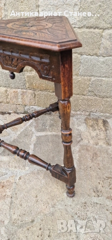 Уникална ъглова дървета масичка ръчна дърворезба, снимка 17 - Маси - 54082245