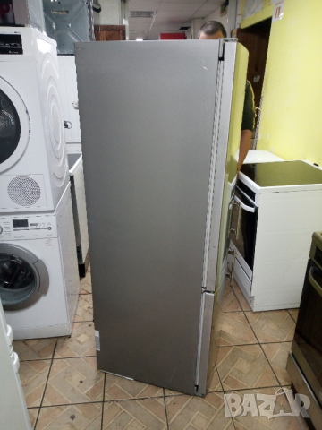 Иноксов комбиниран хладилник с фризер Liebherr 2  години гаранция!, снимка 9 - Хладилници - 44796145