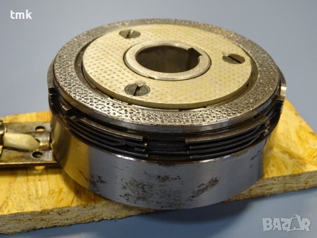 Съединител електро-магнитен Dessau KLDO 2.5 24V electromagnetic clutch, снимка 4 - Резервни части за машини - 38639122
