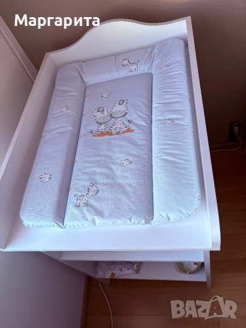 Бебешки скрин с повивалник, снимка 3 - Мебели за детската стая - 51893451