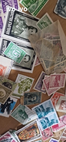 500+ пощенски марки от цял свят, но повечето са стари български