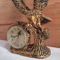 Сувенир орел с часовник , снимка 2 - Статуетки - 31805099
