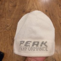 peak performance - страхотна зимна шапка, снимка 1 - Шапки - 38516039