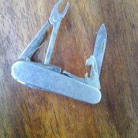 Комбиниран нож с клещи ножица трион пила тирбушон отварачка и други ножчета, снимка 1 - Ножове - 38825936