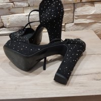 Дамски обувки на bershka , снимка 2 - Дамски обувки на ток - 31568242