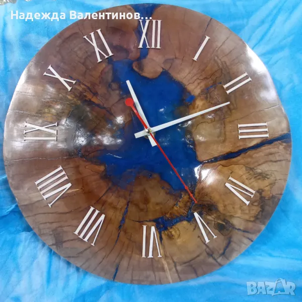 Стенен часовник от масивно дърво и смола Уникат, чудесен подарък, снимка 1