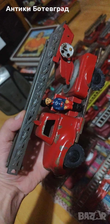 Купувам такива стари пожарни от едно време , снимка 1