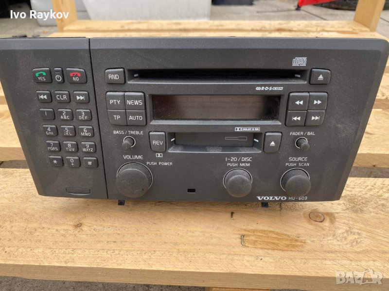 Volvo V70, Радио, снимка 1