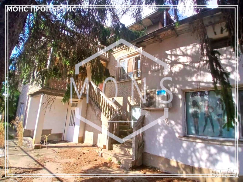 Двуетажна къща с голям двор в с. Караисен, обл. В. Търново., снимка 1