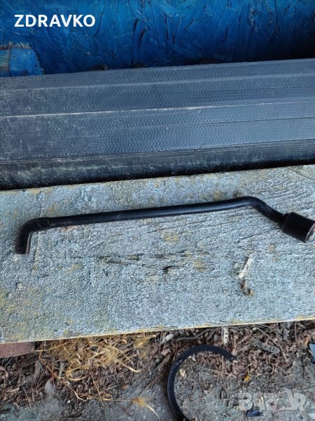 Оригинален ключ  Пежо 306 за гуми, снимка 1