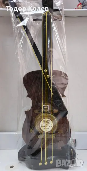 Подарък дървена цигулка с бутилка. , снимка 1