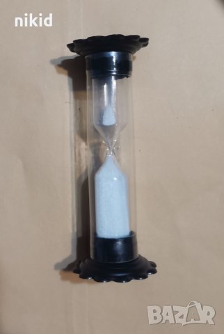пясъчен часовник за измерване време на миене на зъби и др