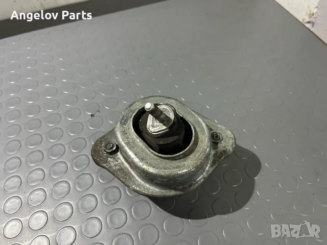 Десен тампон на двигателя за BMW E46 325xi 330xi 4x4, снимка 2 - Части - 49261940