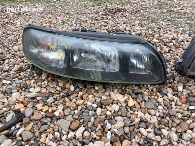 ляв и десен фар за волво с60 в70 VOLVO S60 V70, снимка 8 - Части - 42466696