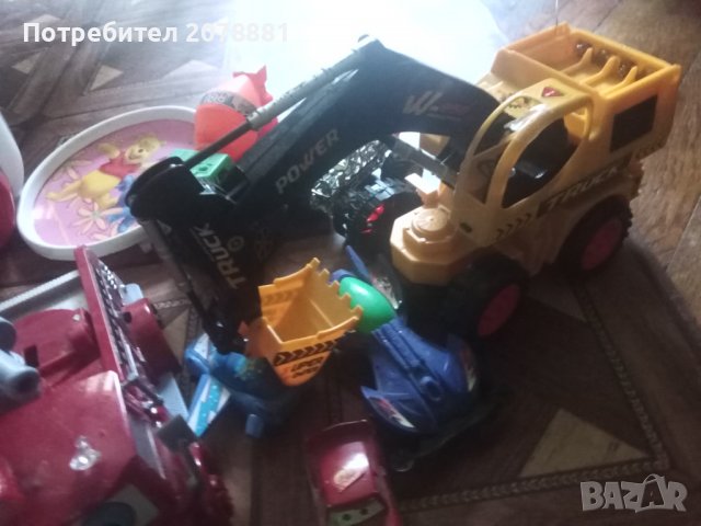 Цял лот от играчки , снимка 2 - Коли, камиони, мотори, писти - 37738221