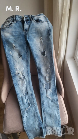 Дамски накъсани дънки