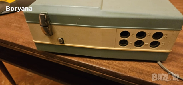 Стар ретро магнетофон Tesla , снимка 2 - Антикварни и старинни предмети - 52567301