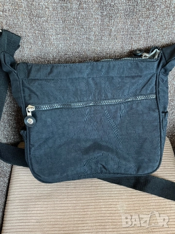 Дамска чанта, снимка 2 - Чанти - 51570440