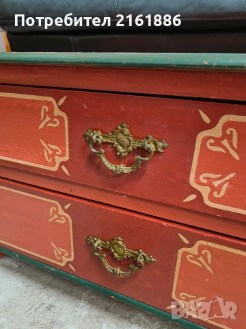 Ръчно рисуван скрин с месингови дръжки , снимка 3 - Скринове - 54183680