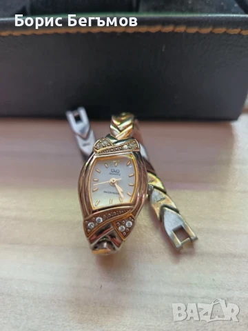 Дамски часовник Q&Q, снимка 2 - Дамски - 50952074