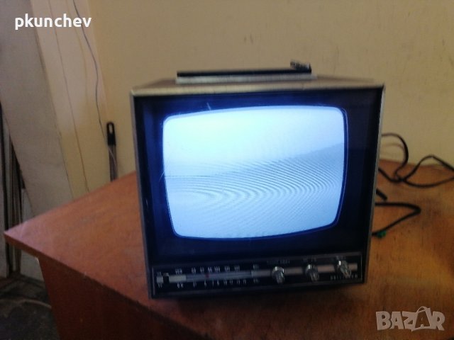 Ретро телевизорче UNIVERSUM, снимка 2 - Антикварни и старинни предмети - 42793257