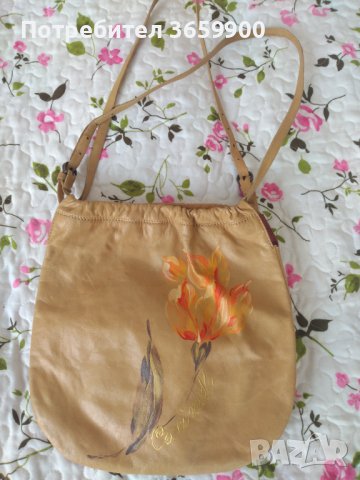 Дамска чанта Coccinelle, рисувана.