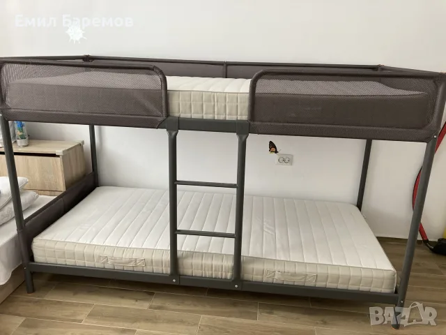Двуетажно Легло с Матраци