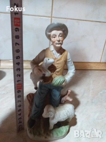 Страхотна красива статуетка фигура дядо с агнета, снимка 7 - Антикварни и старинни предмети - 53356170