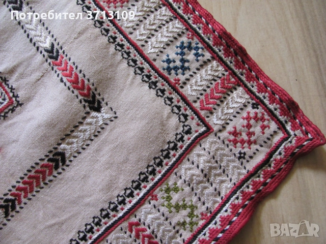 Старо каре , ръчна бродерия върху коприна 96х96см., снимка 5 - Антикварни и старинни предмети - 51834747