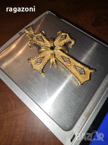 Златен кръст 18К с диаманти, снимка 2 - Колиета, медальони, синджири - 42047040