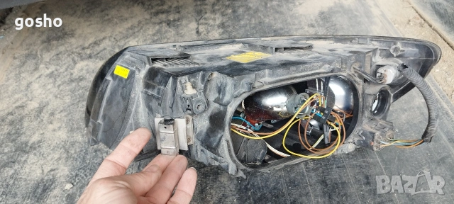 Десен фар Volvo s40/v50, снимка 3 - Части - 53929675