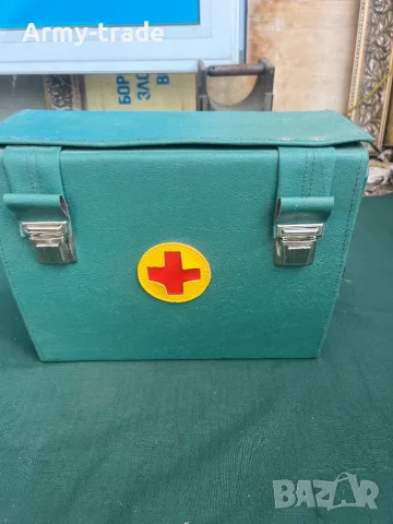 Продавам медицинска чанта 