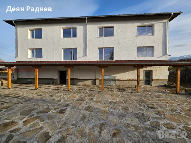 Къща в гр. Априлци, кв. Острец, РЗП 633 кв.м., снимка 2 - Къщи - 49599675