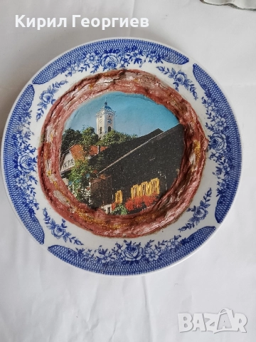 Красива релефна чиния за стена