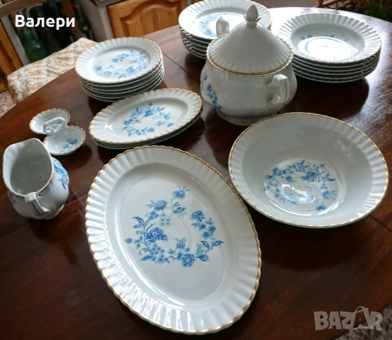 Сервиз за хранене-порцелан със златен кант, български-26 части, снимка 2 - Сервизи - 52910608