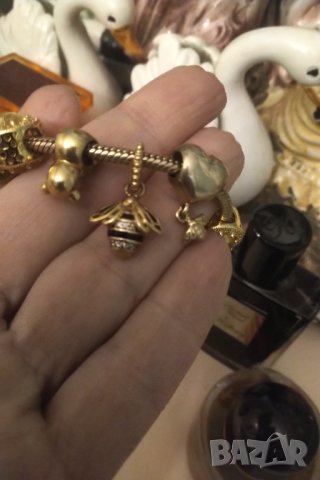 Pandora Сребърна позлатена гривна с 9 талисмана , снимка 4 - Гривни - 44277627