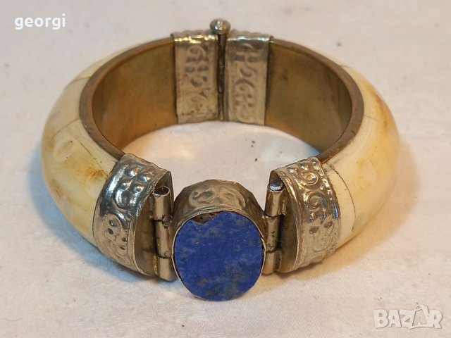 Ретро гривна от кост и скъпоценен камък лапис лазули